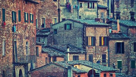 Tuscanian town wallpaper
