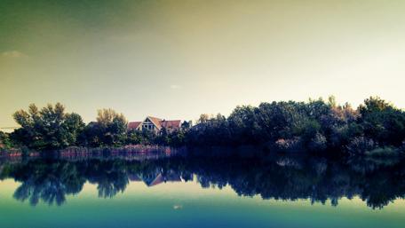 Tranquil Waters and Vibrant Reflections wallpaper