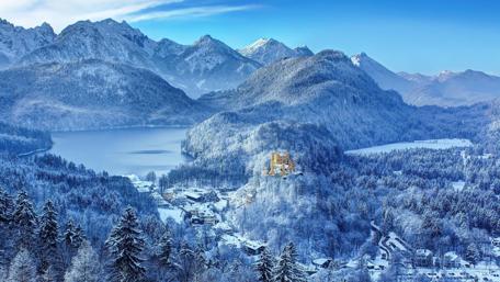 Hohenschwangau Castle in winter wallpaper