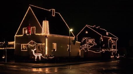 Enchanting Christmas Lights in the Dark Night wallpaper