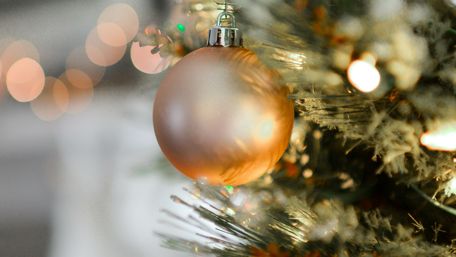 Christmas ball wallpaper