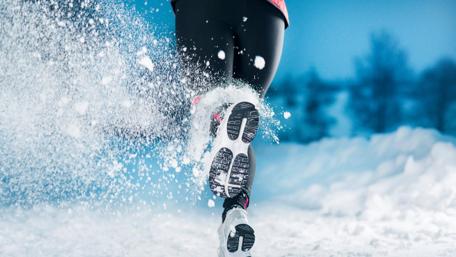 Running in the snow wallpaper