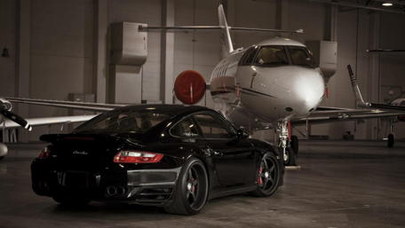 Porsche 911 in the hangar wallpaper