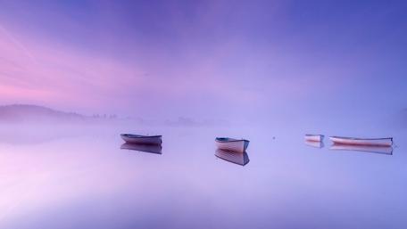 Misty lake reflection wallpaper