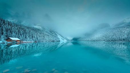 Lake Louise in winter (Banff National Park) wallpaper