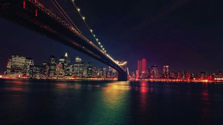 Brooklyn Bridge at night wallpaper
