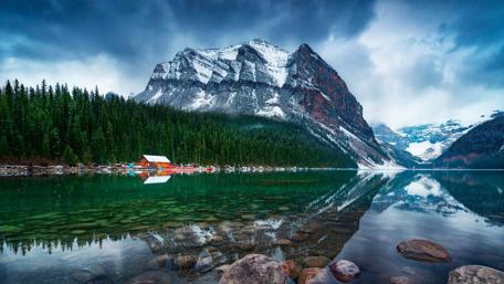 Lake Louise - Banff National Park wallpaper