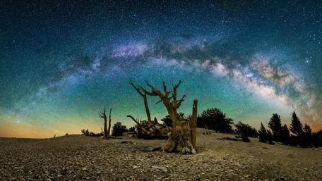 Milky Way time-lapse photography wallpaper