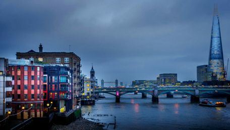 Misty London at dusk wallpaper