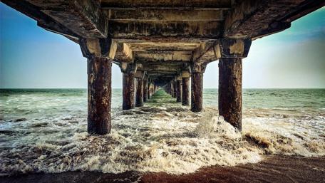 Under the bridge - Divis Bridge, Andhra Pradesh, India wallpaper
