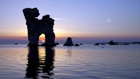 Gamle Hamn och S:t Olofs Kyrka - Gotland wallpaper