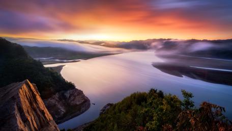 Yalu River Sunrise wallpaper