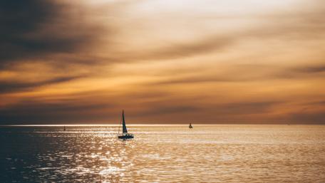 Sailing in the sunset wallpaper