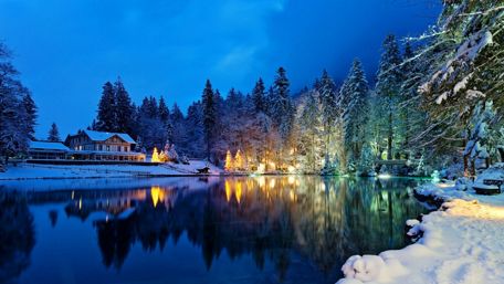 Winter Evening's Tranquil Reflection wallpaper