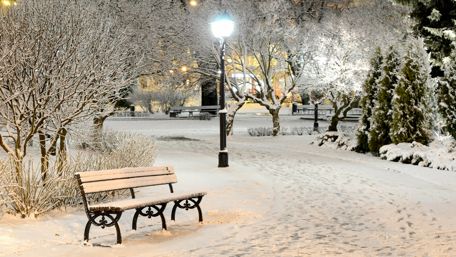 Snowy bench wallpaper