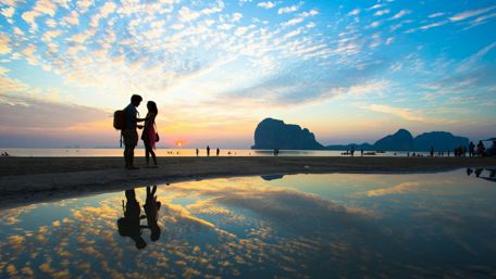 Love on the beach wallpaper