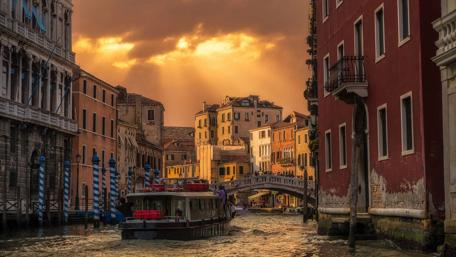 Venice canal wallpaper