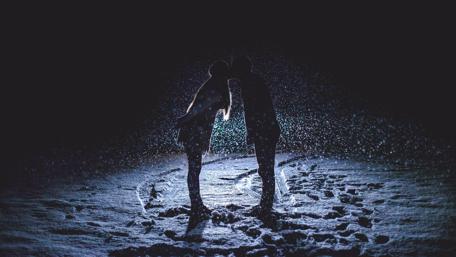Snow kiss wallpaper