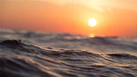 Sunrise over the sea wallpaper