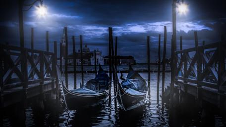 Venice dock at nigh wallpaper