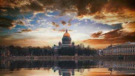 Saint Isaacs Cathedral - St. Petersburg, Russia wallpaper