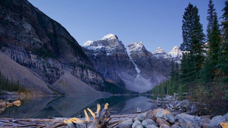 Moraine Lake (Canada) wallpaper
