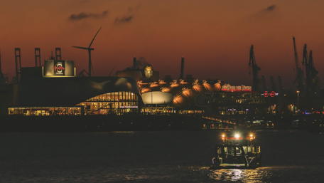 Cityscape at dusk wallpaper