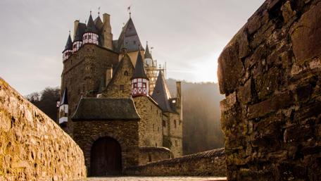 Burg Eltz - Medieval knight castle wallpaper