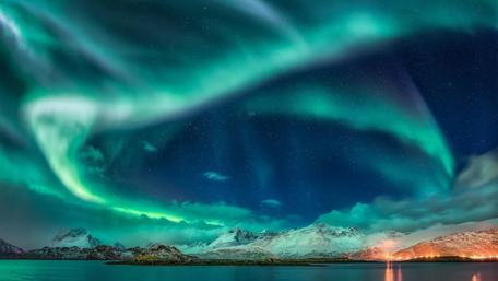 Green Aurora Borealis over Torsfjorden, Norway wallpaper