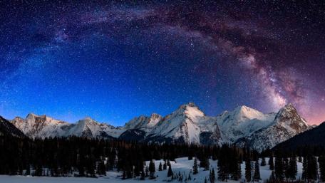 Snowy San Juan Mountains under the Milky Way wallpaper