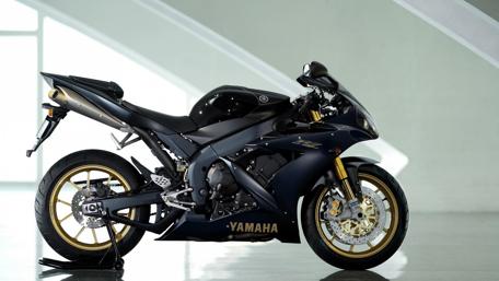 Yamaha YZF-R1 wallpaper