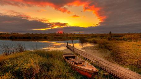 Old boat wallpaper