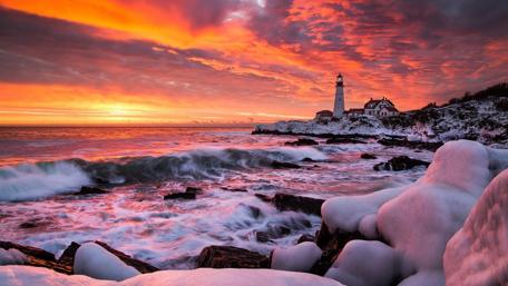 Portland Head Light in Cape Elizabeth at sunrise wallpaper