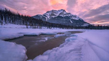 Winter Wilderness Reflection at Dawn wallpaper