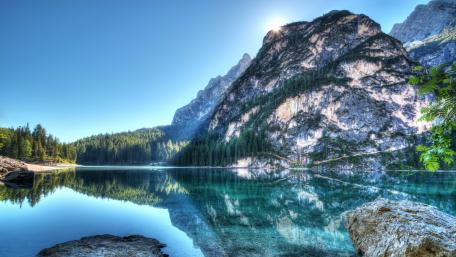 Pragser Wildsee reflection wallpaper