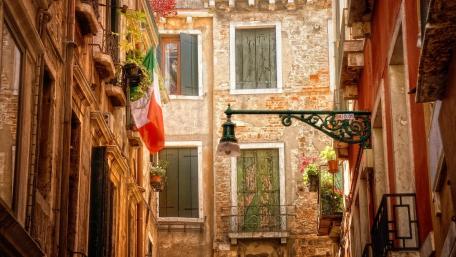 Street in Venice wallpaper