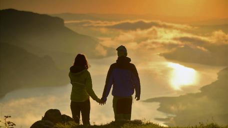 Hand in hand wallpaper