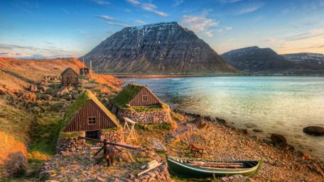 Icelandic turf houses - Ósvör Museum (Iceland) wallpaper
