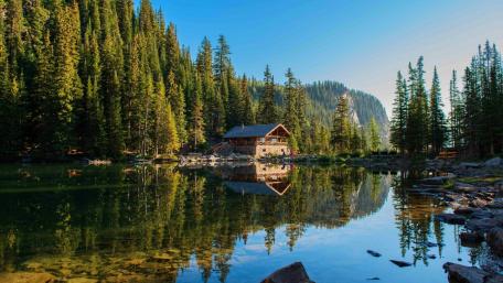Cabin in a lake wallpaper
