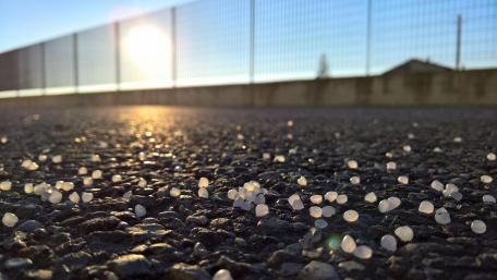Serene Ice Crystals Under a Sunlit Sky wallpaper