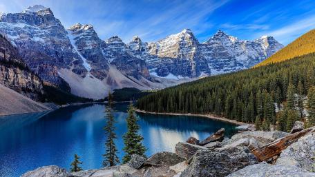 Valley of the Ten Peaks wallpaper