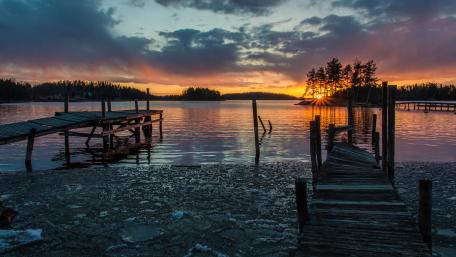 Rays of light in Savonlinna (Finland) wallpaper