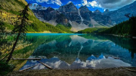 Moraine Lake (Valley of the Ten Peaks) wallpaper