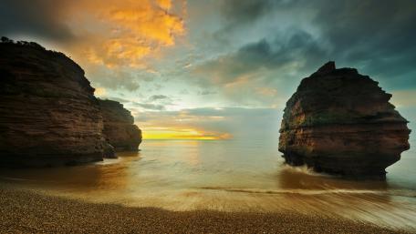 Ladram Bay sunrise (England) wallpaper