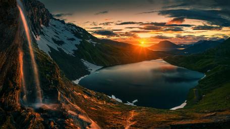 Sunset over Senja, Norway wallpaper