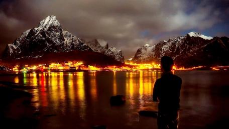 Reine overlook at night wallpaper