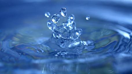 Blue water splash wallpaper