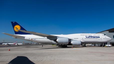 747-8 Lufthansa wallpaper