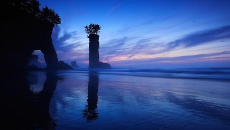 Lonely cliff in Fukushima wallpaper
