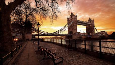 Tower Bridge riverside benches wallpaper